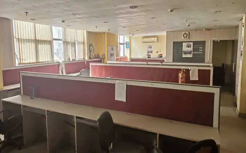 Ready to Move Office Space for Rent in Sector 5 Kolkata-CT1366-Image workstation